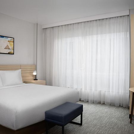 Towneplace Suites By Marriott New York Manhattan/Times Square Exterior photo