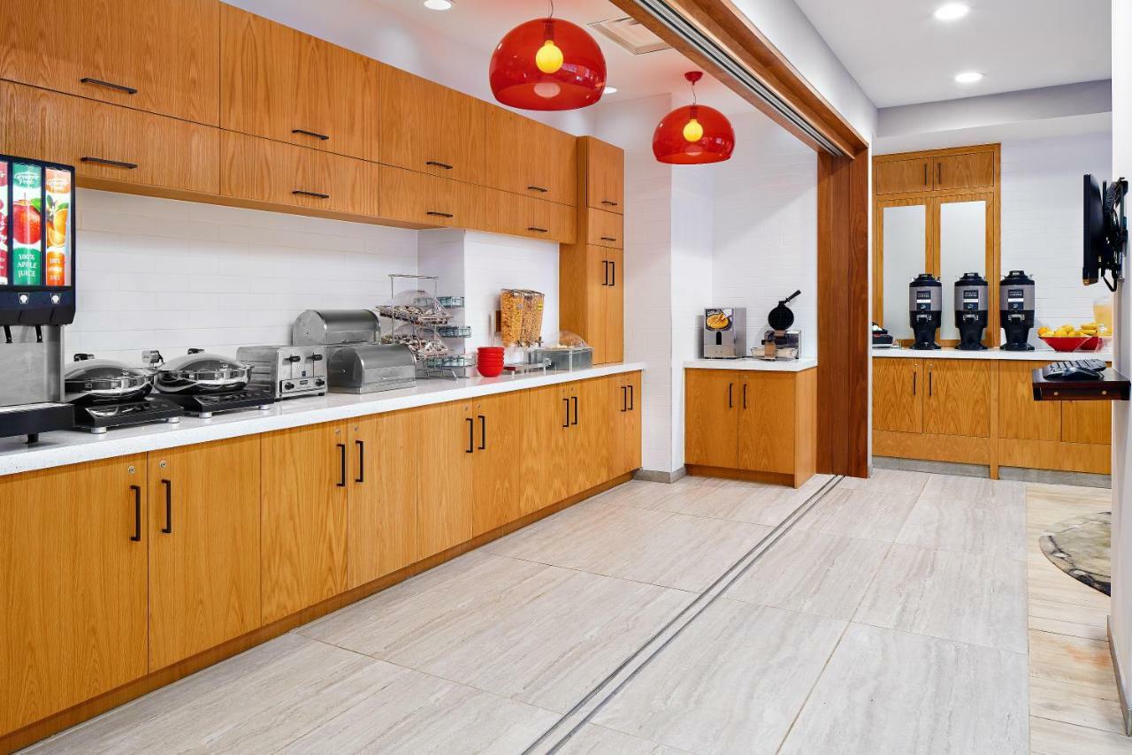 Towneplace Suites By Marriott New York Manhattan/Times Square Exterior photo